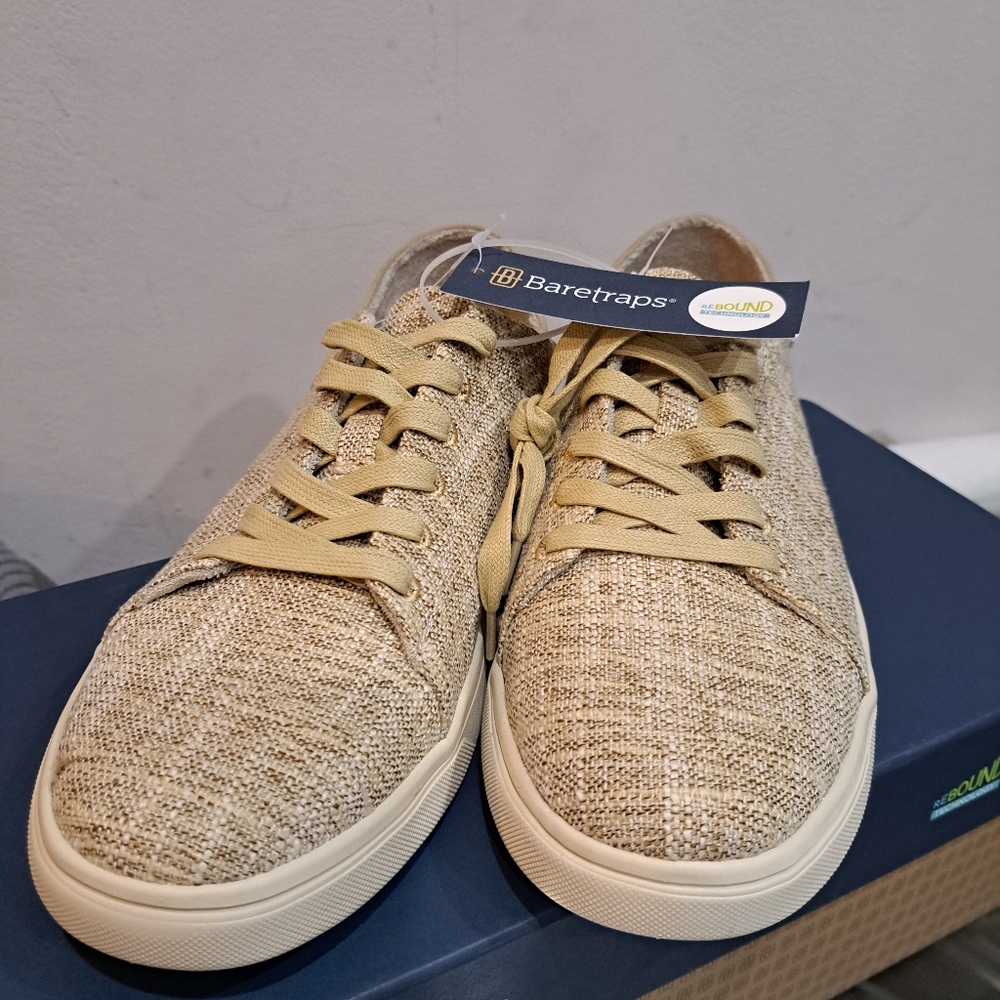 BareTraps, Men Sneakers, NWT, Color Tan, White